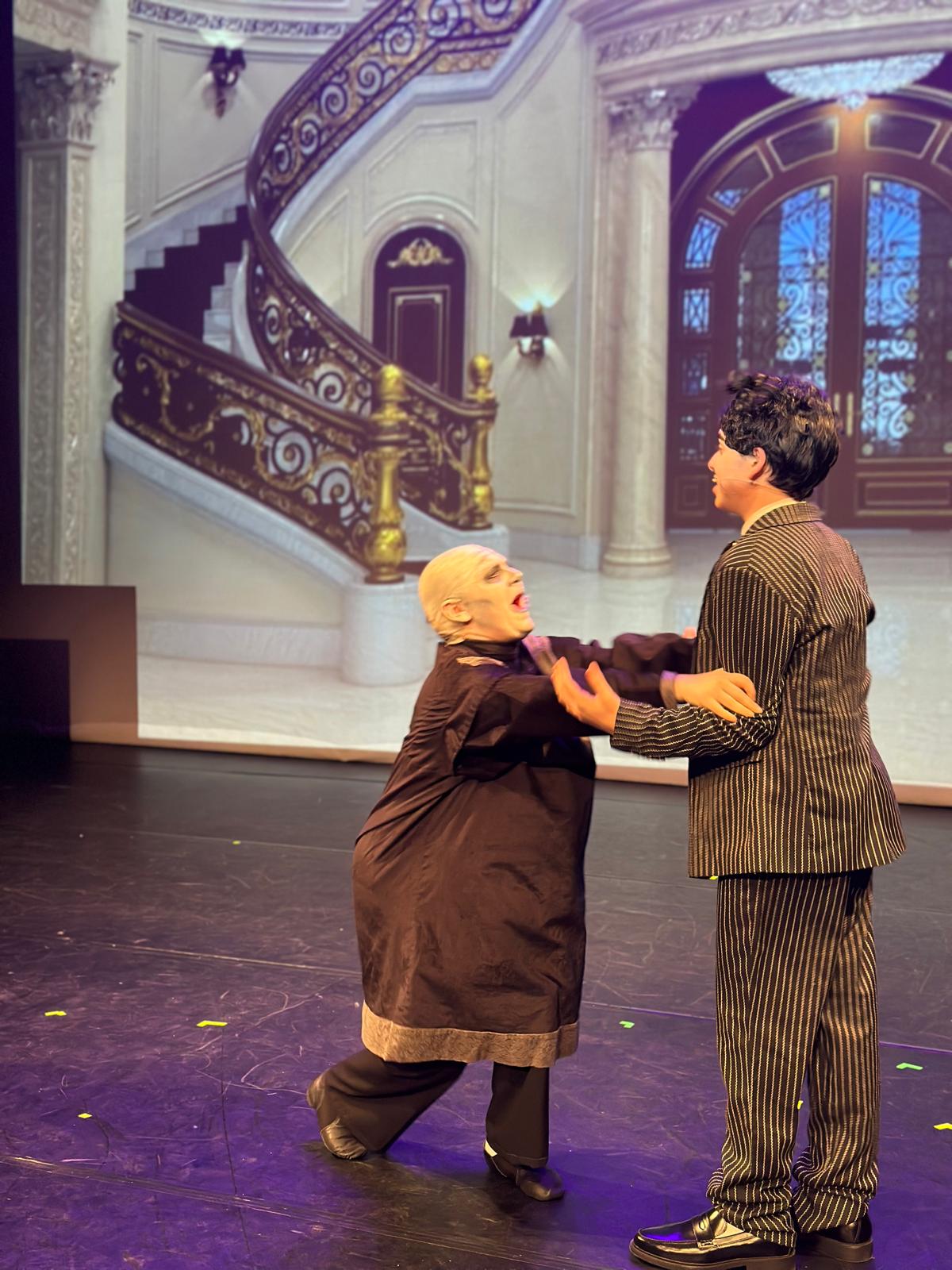costume-addams 4