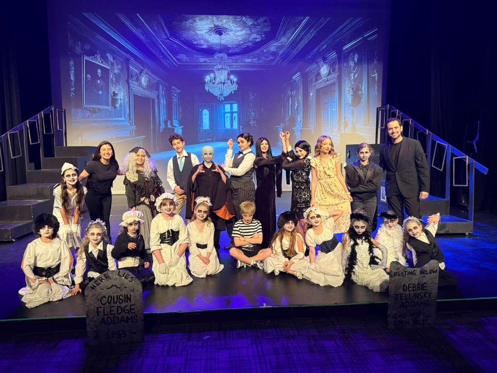 costume-addams 14