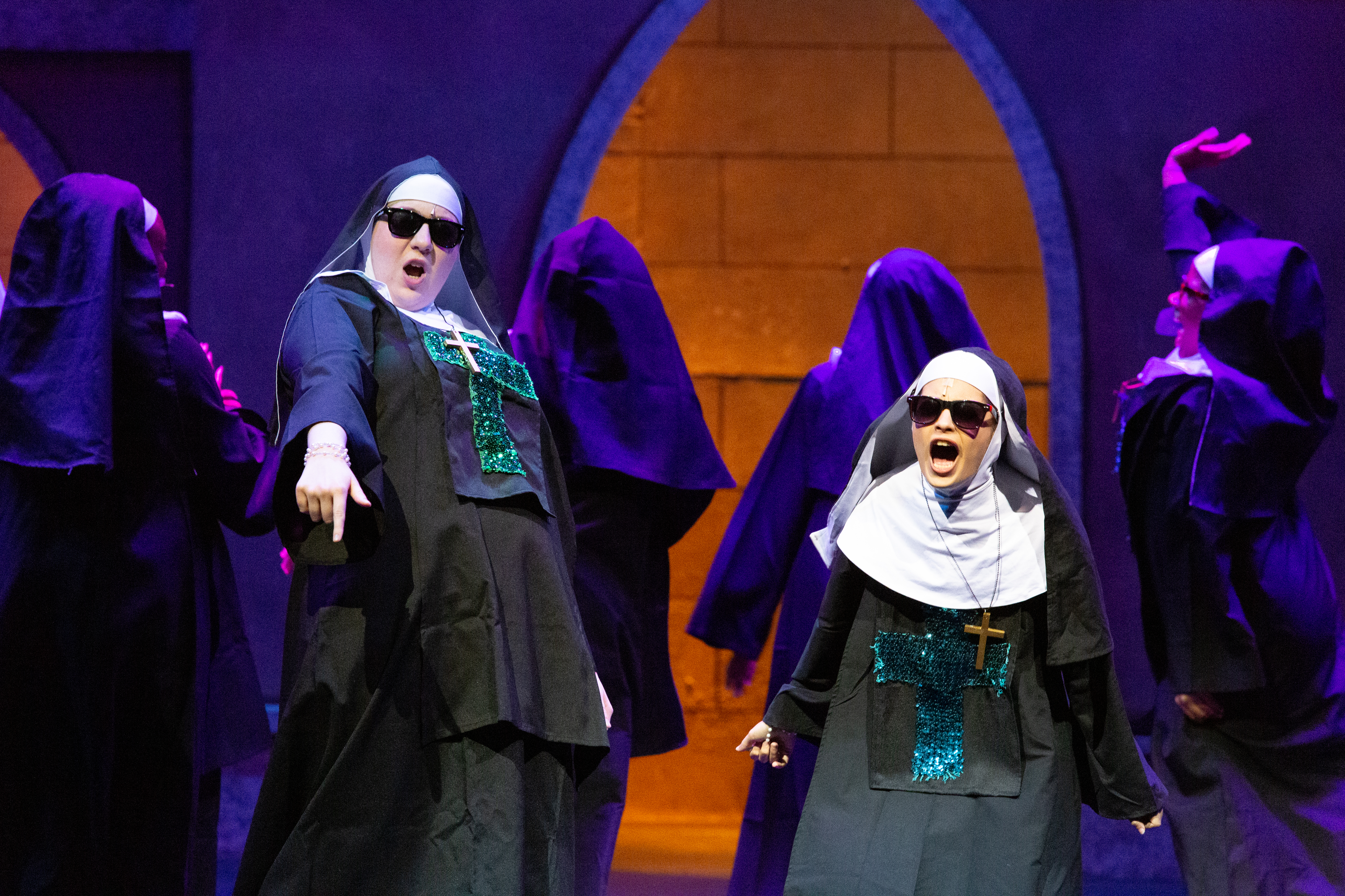 costume-sisteract 2
