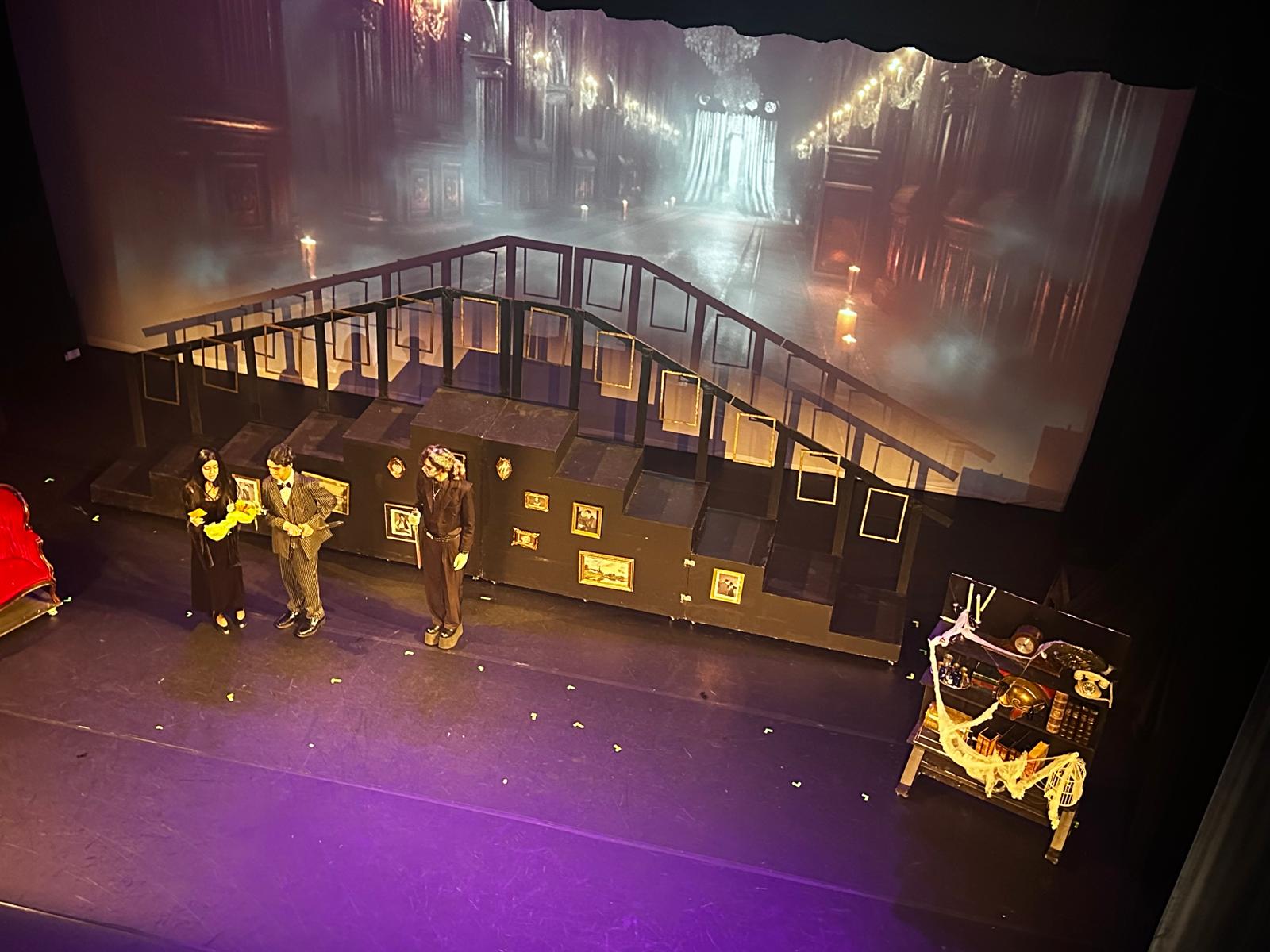 set-addams 1